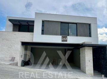 Casa · 490m² · 3 Recámaras · 3 Estacionamientos · Casa en Venta en El Uro, Carretera Nacional, Monterrey