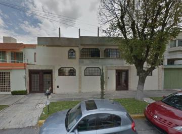 Casa de 4 habitaciones, Naucalpan de Juárez · Casa en Venta en Cto. Juristas, Cd. Satélite Naucalpan.