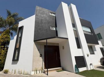 Casa de 4 habitaciones, San Andrés Cholula · Casa en Esquina en Venta en Parque Habana en Lomas de Angelópolis