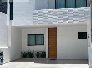 Casa · 223m² · 4 Recámaras · 3 Estacionamientos · Casa en Maralto Residencial