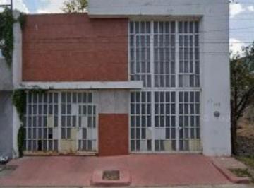 Casa de 5 habitaciones, Morelia · Casa en Venta en La Col. Las Tijeras