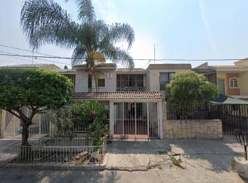 Casa de 3 habitaciones, Guadalajara · Vendo Casa en Remate Bancario Cerca del Parque La Liberacion Guadalajara Colonia El Dean