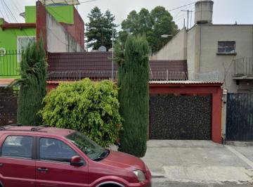 Casa de 3 habitaciones, Azcapotzalco · Vendo Casa de 145 m², en Col. Clavería, Cerca de Metro Refinería. “remate Bancario”.