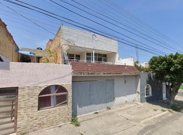 Casa de 4 habitaciones, Guadalajara · Vendo Casa en Remate Bancario Colonia Lomas del Paraiso Guadalajara