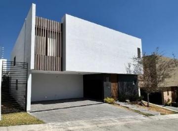Casa · 282m² · 3 Recámaras · 2 Estacionamientos · Exclusiva Residencia en Lomas del Molino Iii: Lujo y Seguridad en La Zona Dorada
