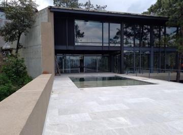 4caa726d44d85bd286d7723d16941a5165db254281f0b2dcc49a6b17d1b16414 · Casa en Venta con Seguridad Vista Al Lago y Al Bosque Acabados de Lujo