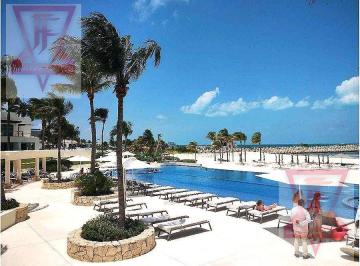 Departamento · 260m² · 3 Recámaras · 2 Estacionamientos · Departamento en Venta de Lujo en Cancún de 260 m², 3 Recámaras y Amenidades Tipo Resorts!