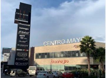 Local comercial · 701m² · 2 Estacionamientos · Local en Renta en Centro Mayor - Plaza Comercial. Puebla