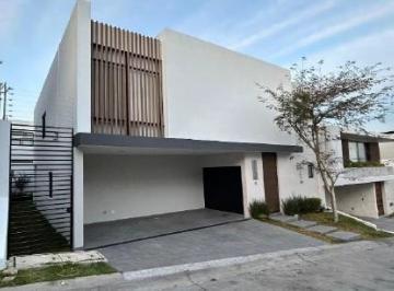 Casa · 278m² · 3 Recámaras · 2 Estacionamientos · Exclusiva Residencia en Lomas del Molino Iii: Lujo y Seguridad en La Zona Dorada