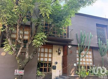 Casa · 304m² · 3 Recámaras · 2 Estacionamientos · Hermossisima Residencia en Venta Coyoacán Santa Catarina