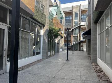 Local comercial · 65m² · 8 Estacionamientos · Venta de Local en Plaza Guadalupe, Gracha