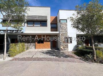Casa en condominio de 3 habitaciones, Querétaro · Casa con 180 m² de Terreno y 3 Recámaras en Venta en Altozano