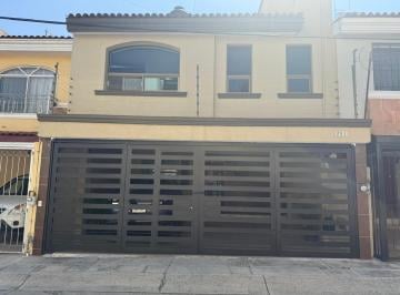 Casa de 3 habitaciones, Zapopan · Zona Paseos del Sol, Las Alamedas