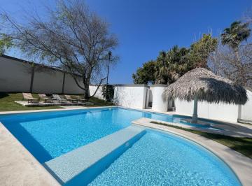 Casa · 811m² · 6 Recámaras · 5 Estacionamientos · Quinta Campestre en Venta Cerralvo Nuevo León