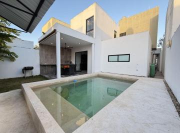 Casa de 3 habitaciones, Mérida · Casa de 3 Recámaras con Alberca en Desarrollo Floresta Al Nororiente de La Ciud