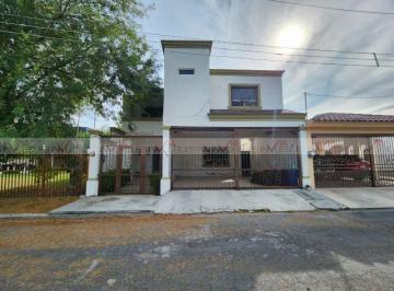 Casa · 340m² · 3 Recámaras · 2 Estacionamientos · Casa en Venta en Cadereyta