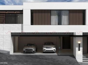 Casa · 490m² · 3 Recámaras · 3 Estacionamientos · Casa en Venta en Castaños del Vergel