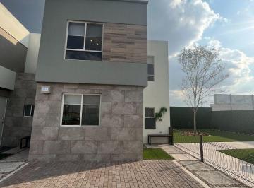 Casa en condominio · 76m² · 2 Recámaras · 2 Estacionamientos · Casa en Venta en El Marques Queretaro