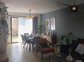 Casa · 110m² · 3 Recámaras · 2 Estacionamientos · Venta de Casas en Residencial en Zakia Queretaro