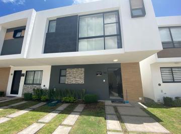 Casa · 97m² · 3 Recámaras · 2 Estacionamientos · Casa en Venta Zaru Queretaro