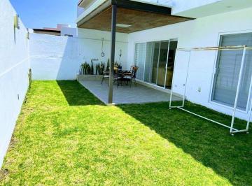 Casa · 346m² · 3 Recámaras · 3 Estacionamientos · Venta de Casa en Residencial La Vista, Querétaro.