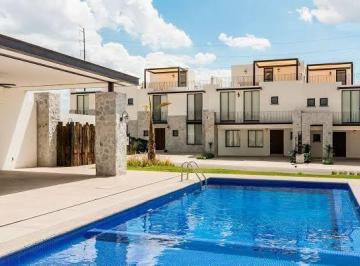 Casa · 130m² · 3 Recámaras · 2 Estacionamientos · Venta de Casa en El Refugio Queretaro