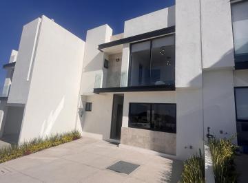 Casa en condominio · 160m² · 3 Recámaras · 2 Estacionamientos · Casa en Condominio en Zibata Queretaro en Venta con Roof Garden