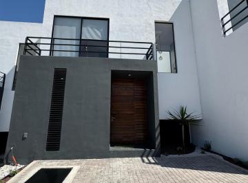 Casa en condominio · 143m² · 3 Recámaras · 2 Estacionamientos · Casa en Condominio en Venta en Zibata Queretaro