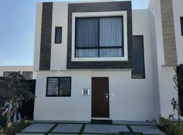 Casa en condominio · 127m² · 3 Recámaras · 2 Estacionamientos · Casa en Condominio en Venta en Zire Queretaro