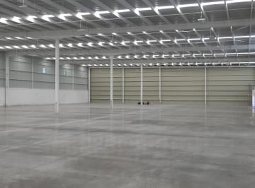 Local comercial · 667m² · 2 Estacionamientos · Nave Industrial en Venta en Queretaro