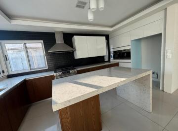 Casa · 300m² · 3 Recámaras · 4 Estacionamientos · Apv Casa en Renta en Palmas Diamante en San Nicolas de Los Garza