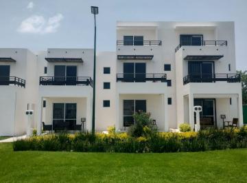 Casa · 82m² · 2 Recámaras · 1 Estacionamiento · Venta de Casa con Alberca en Cuautla Morelos