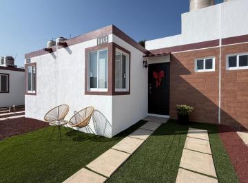 Casa · 45m² · 2 Recámaras · 1 Estacionamiento · Venta de Casa Centrica en Tulancingo con Alberca Acepto Creditos