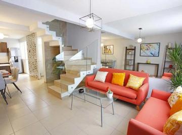 Casa · 82m² · 2 Recámaras · 2 Estacionamientos · Venta de Casa de Lujo en Zumpango 2 Pisos Acepto Creditos