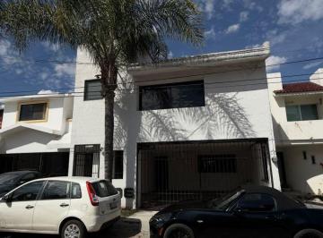 Casa de 3 habitaciones, León · Casa en Venta en Residencial del Moral 1