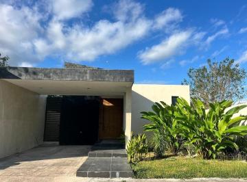 f96d9727bf4b68287f3eff0a67c2b49a207bd2e6c493d935a297269507506eec · Venta Casa en Conkal de Una Planta Privada Yaxlum