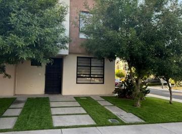 Casa de 3 habitaciones, El Marqués · Casa Amueblada en Renta | Condominio Cerrado | Rincones del Marqués
