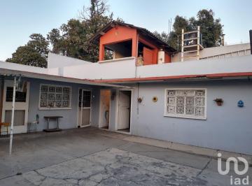 Casa · 306m² · 3 Recámaras · 5 Estacionamientos · Casa en Venta en Iztapalapa