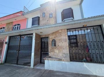Casa de 4 habitaciones, Zapopan · Casa en Venta en Colonia 18 de Marzo
