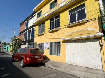 Casa de 6 habitaciones, Iztacalco · Casa en Venta con 3 Departamentos Independientes | Cerca de La Viga y Eje 5
