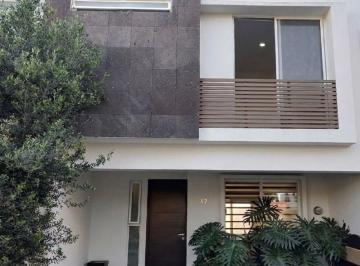Casa de 3 habitaciones, Zapopan · Casa en Renta en Real del Carmen Grand – Junto a Real Center