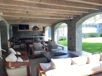 6d3c701c65e6cc178a94fe2bc123183400cc78d57a1245a3f426acf042ecdadd · Casa en Venta de Lujo, Arquitectura Icónica y Lujo Contemporáneo en San Angel