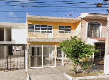 Casa de 4 habitaciones, Guadalajara · Vendo Casa en Colonia Monumental Cerca del Estadio Jalisco Guadalajara