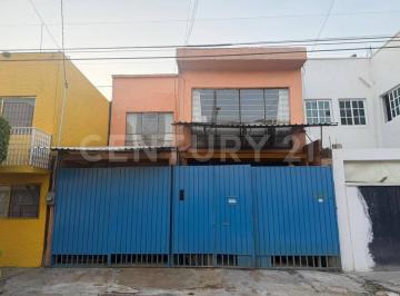 Casa de 3 habitaciones, Iztapalapa · Casa en Venta en Heroes de Churubusco con Uso de Suelo Mixto