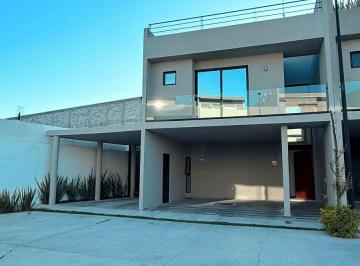 Casa de 4 habitaciones, Querétaro · Casa en Venta en El Refugio