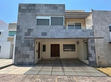 Casa en condominio de 3 habitaciones, San Andrés Cholula · Casa en Venta en Lomas de Angelópolis. Jh*