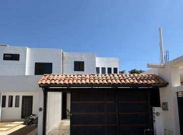 Casa · 113m² · 3 Recámaras · 2 Estacionamientos · Casa Unifamiliar en Hacienda San Vicente