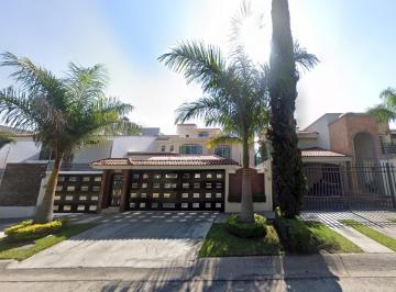 Casa de 4 habitaciones, Zapopan · Remate Bancario en Buganbilias Zapopan