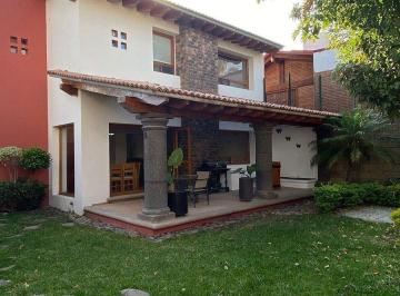 Casa · 300m² · 4 Recámaras · 2 Estacionamientos · Hermosa Casa en Jurica Semi Amueblada o Amueblada