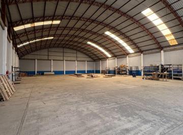 Bodega comercial , Pachuca · Bodega con Locales Comerciales y Oficinas en Renta